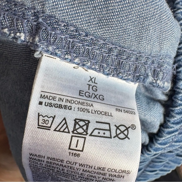 GAP Lightweight Chambray Pant - Picture 10 of 11